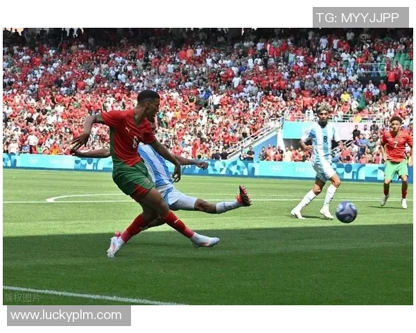 足球明星的多样玩法全解析让你领略球场魅力与技巧